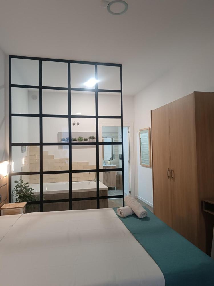 Apartamentos Turisticos Avila Puerta De San Vicente 0-2 Екстериор снимка